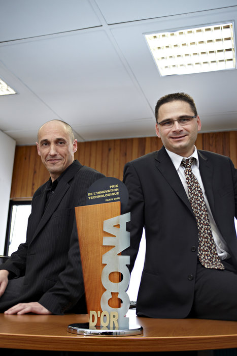 La solution BRAILLE de Gravograph remporte le prix « Icona d'Or 2010 » dans la catégorie  Prix de l'Innovation Technologique .